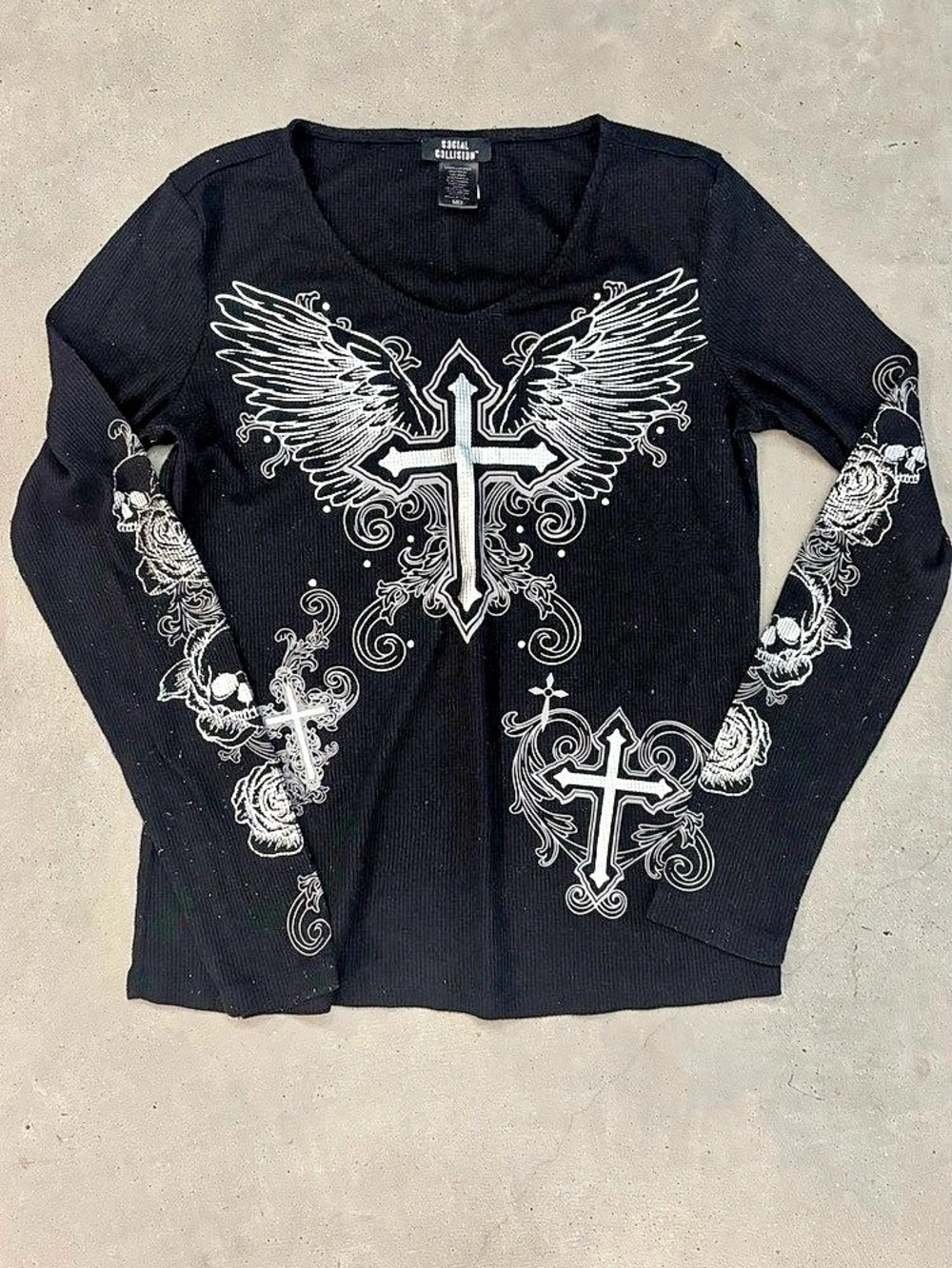 Social Collision Graphic Long Sleeve Top in Black & White Size Medium